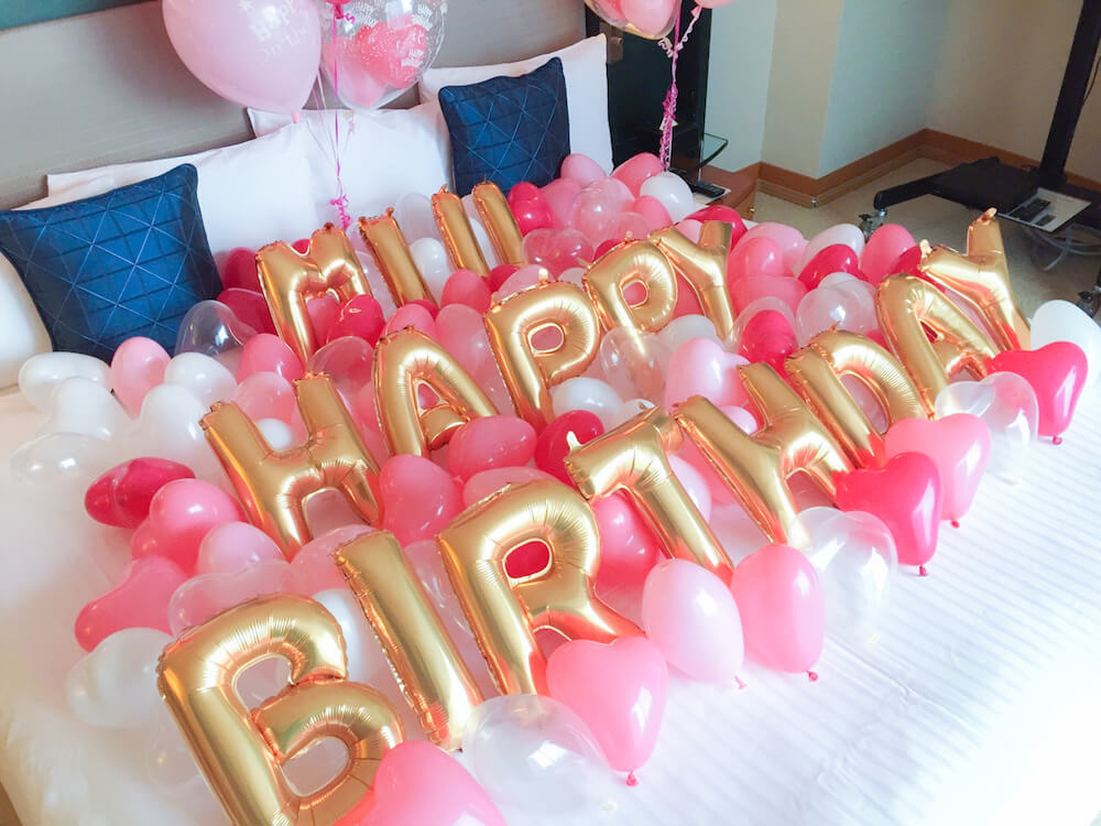 No 77 彼女様へバルーンのサプライズプレゼント バルーン出張装飾 ホテルサプライズ 誕生日やプロポーズはアニプラバルーン