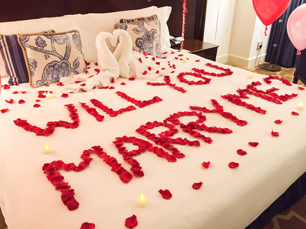 P １８ 豪華なローズメッセージ バルーン出張装飾 ホテルサプライズ 誕生日やプロポーズはアニプラバルーン