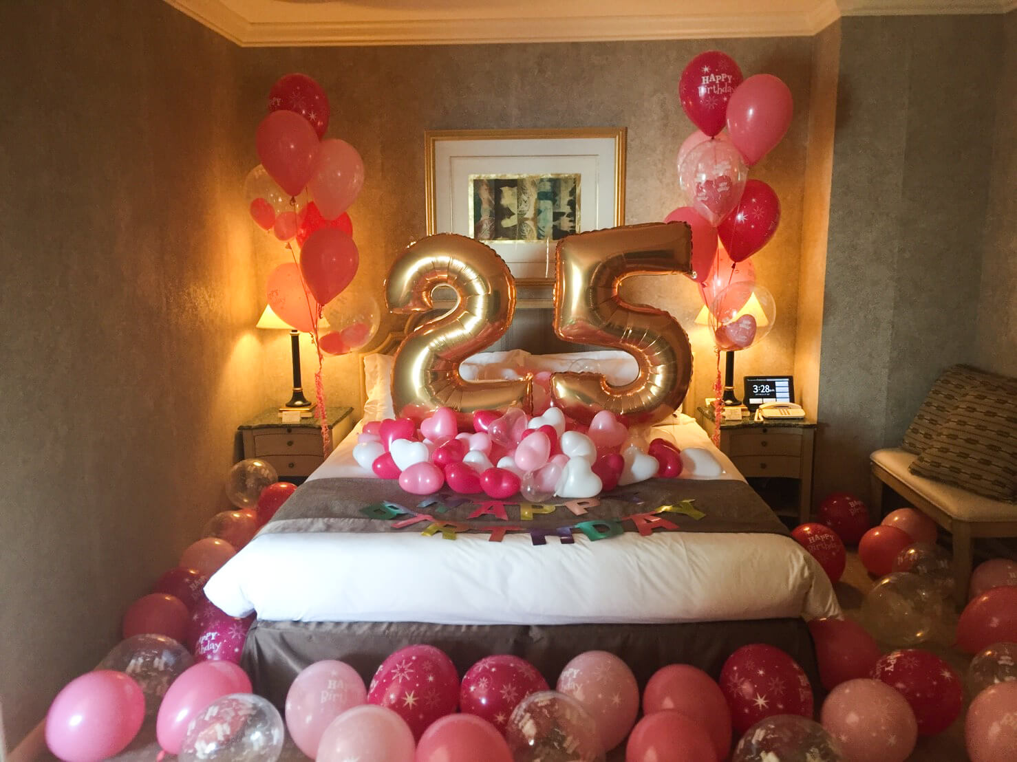 No 168 25歳のお誕生日サプライズ バルーン出張装飾 ホテルサプライズ 誕生日やプロポーズはアニプラバルーン