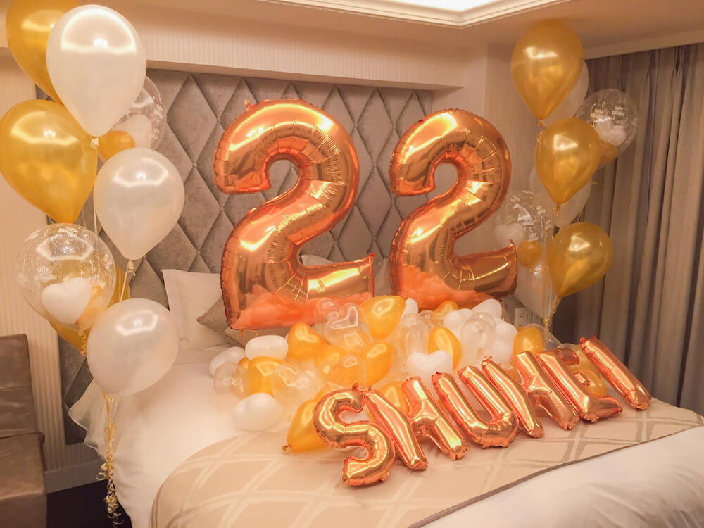 H 17 22歳のお誕生日サプライズ バルーン出張装飾 ホテルサプライズ 誕生日やプロポーズはアニプラバルーン