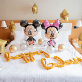 No 166 ミッキーミニーのバースデーサプライズ バルーン出張装飾 ホテルサプライズ 誕生日やプロポーズはアニプラバルーン