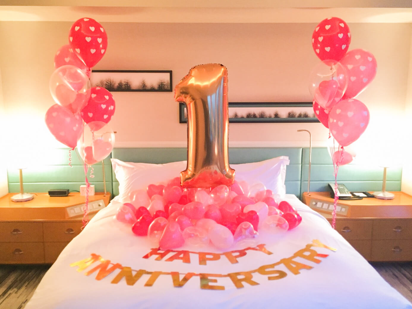 A 6 1周年記念日サプライズ バルーン出張装飾 ホテルサプライズ 誕生日やプロポーズはアニプラバルーン